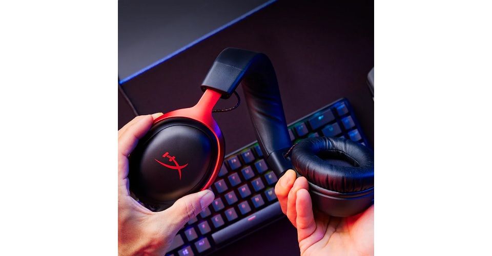 HyperX Cloud III Gaming Headset - Black and Red Feature 3
