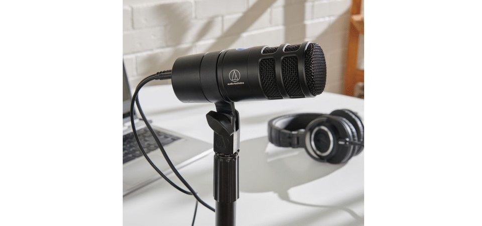 Audio-Technica Hypercardioid Dynamic Podcast Microphone Feature 1