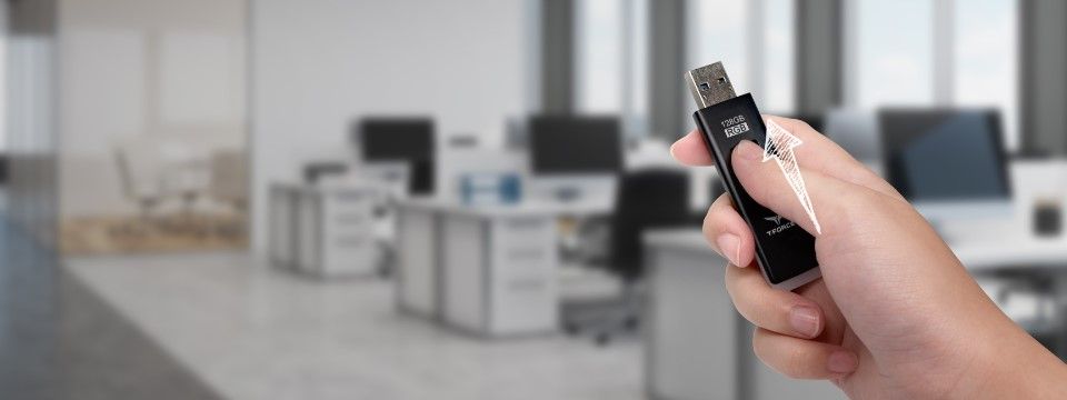 Team T-FORCE SPARK 3.2 RGB USB Flash Drive 128GB - Black Feature 4